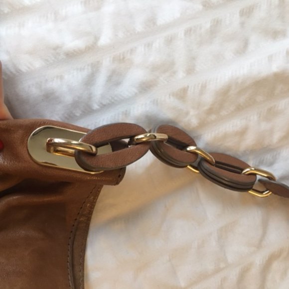 MICHAEL Michael Kors Beige Leather Fulton Shoulder Bag - Picture 4 of 6